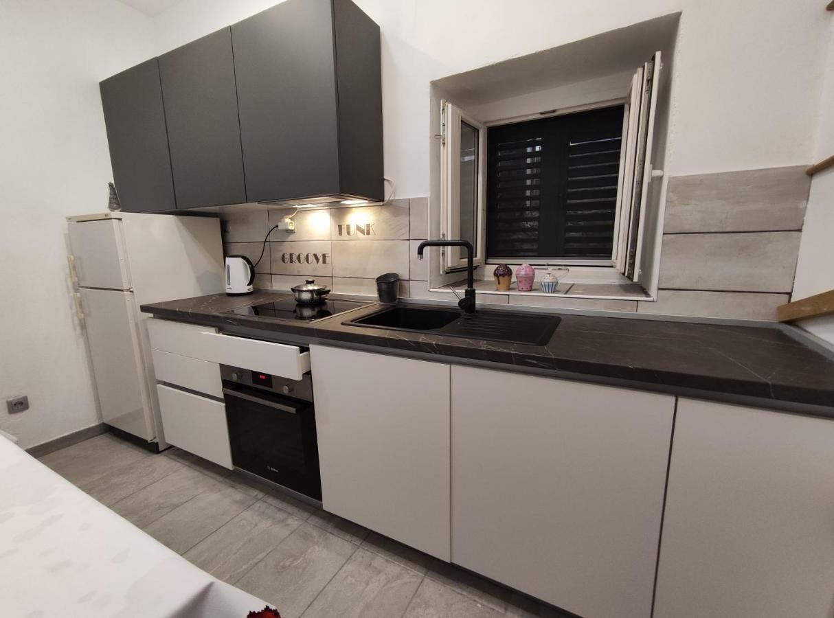 Apartment Tona Šibenik Екстериор снимка
