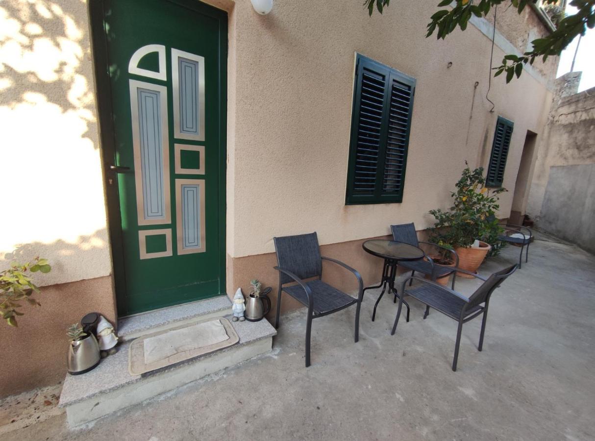 Apartment Tona Šibenik Екстериор снимка