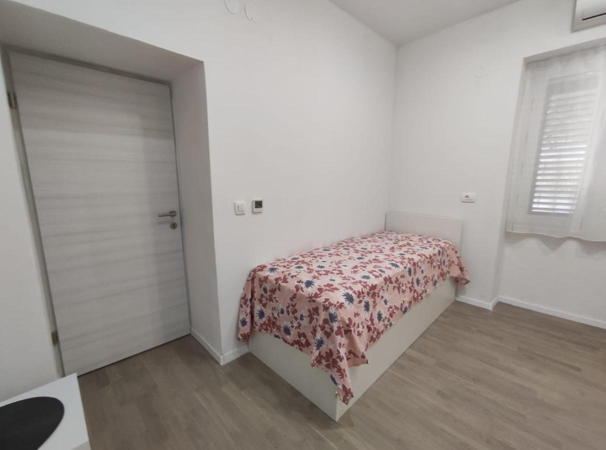 Apartment Tona Šibenik Екстериор снимка